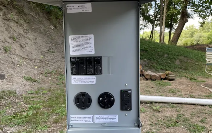 Hilltop Sunrise - Single RV Site with Electric, Water, and Sewer hookups Picture 9