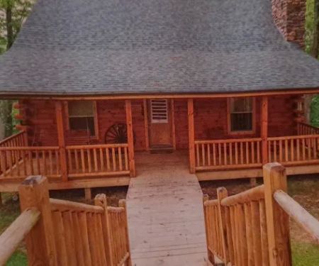 Whispering Oaks Cabin