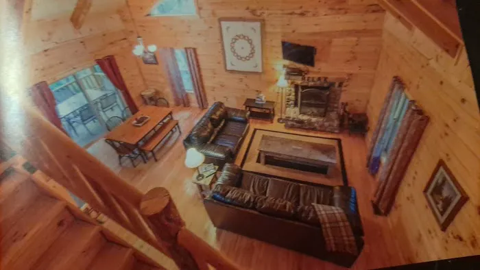 Whispering Oaks Cabin Picture 2