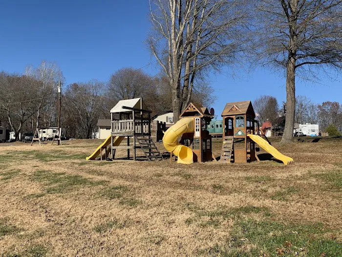 Holly Ridge Family Camp Ground Picture 2