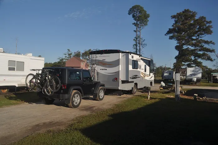 Cedar Creek Campground Marina Picture 5