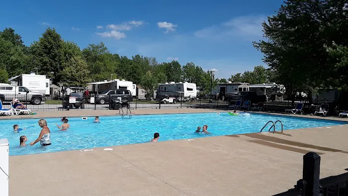 Paradise Acres Campgrounds and Marina Picture 4