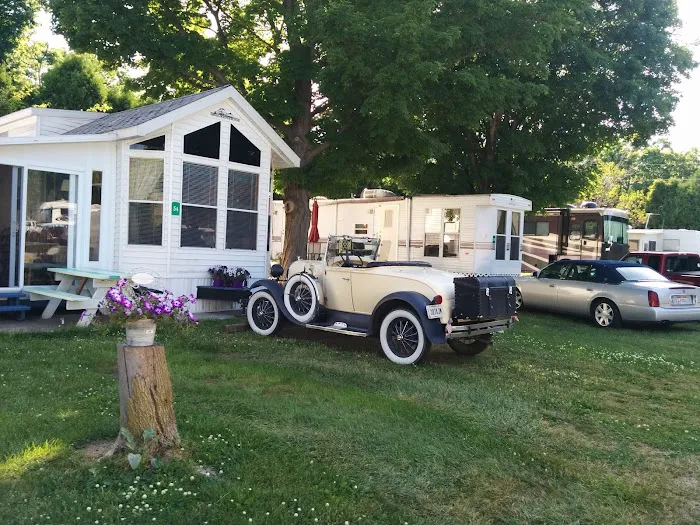 Fox's Den Campground Picture 4