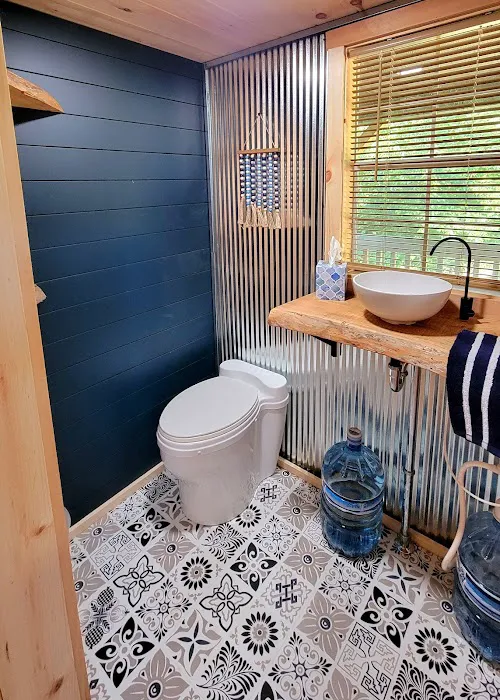 Narrows Landing Picture 3