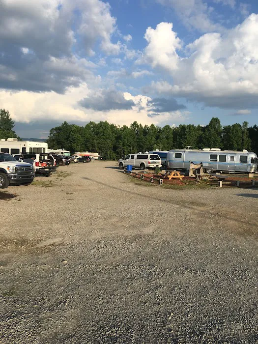 Eagle's Nest Campground Picture 2