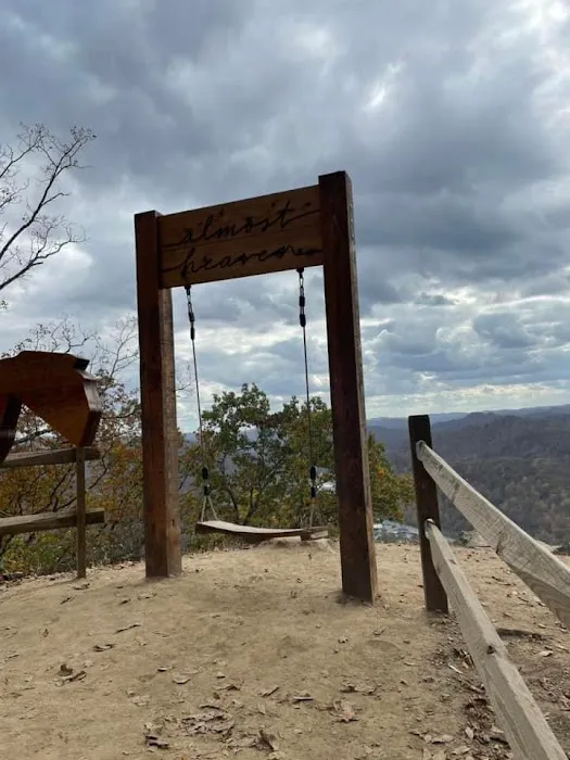 Hillbilly Rentals Resort & Campground Picture 8