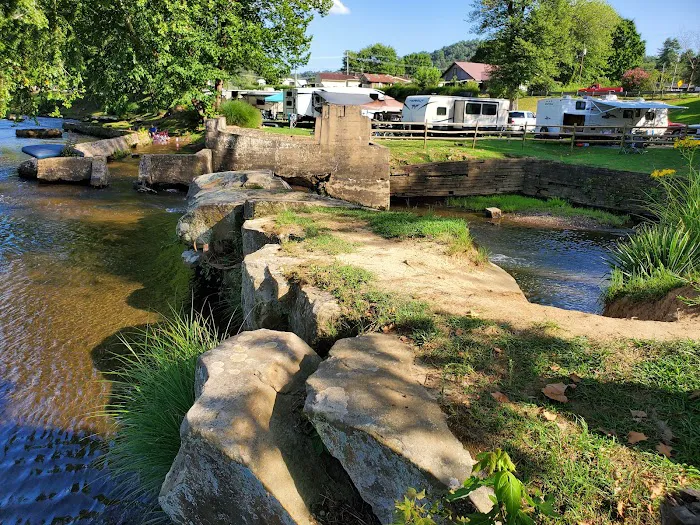 The Falls Campground Picture 3