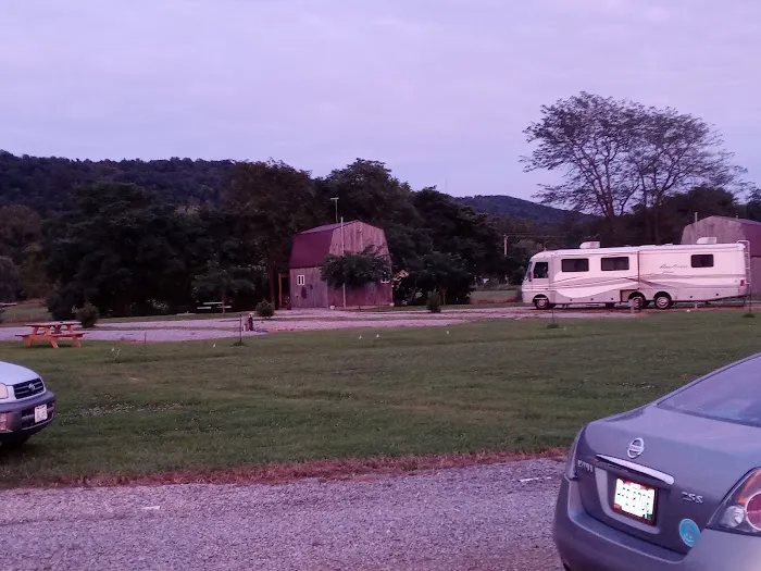 Walls Family Cabins, LLC Picture 3