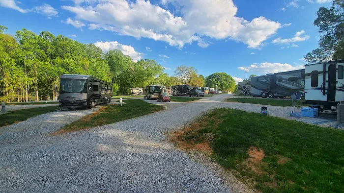 Salem Breeze RV Park Picture 9