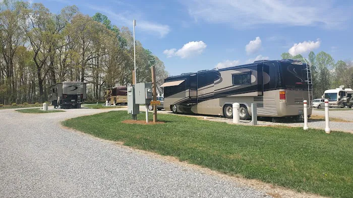 Salem Breeze RV Park Picture 7