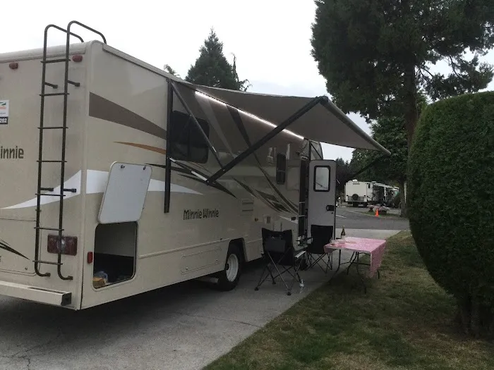 Midway Campground and RV Resort Picture 5
