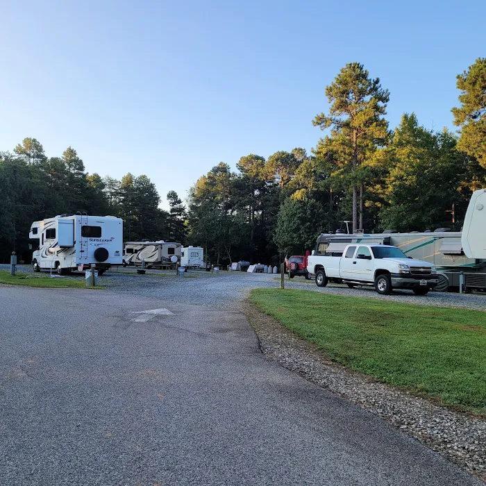 Cross Winds Family Campground Picture 6