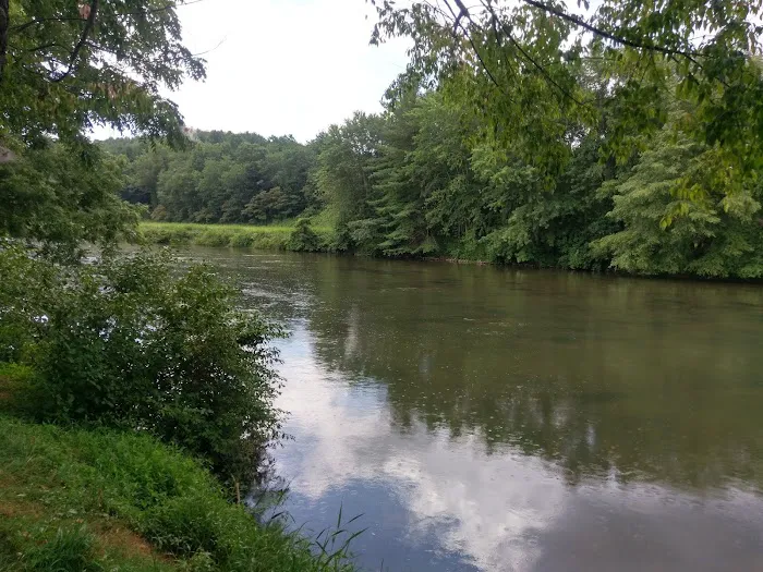 River Country Campground & RV Park Picture 7