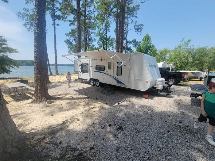 Henderson Point Campground Picture 8