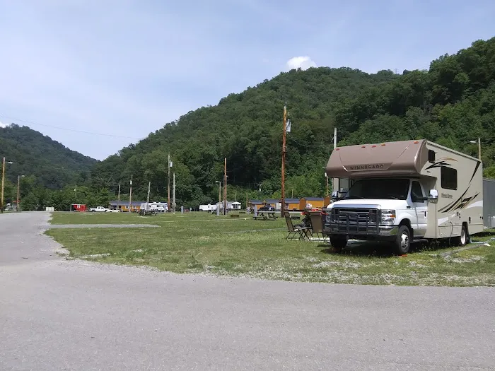 Backwoods Camping & RV Park Picture 3