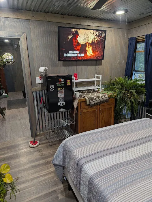 Lazy Acres Outpost Picture 3