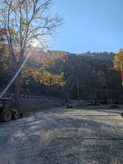 Lazy Acres Outpost Picture 4