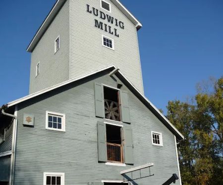 Uncle Chuck's Cabin Rental