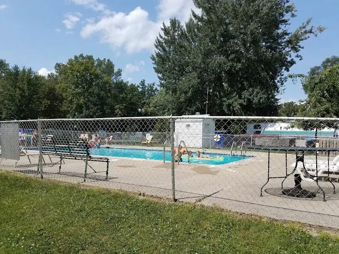 Casual Country Campground Picture 1