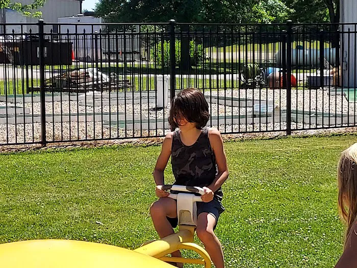 Casual Campfire RV Park Picture 7