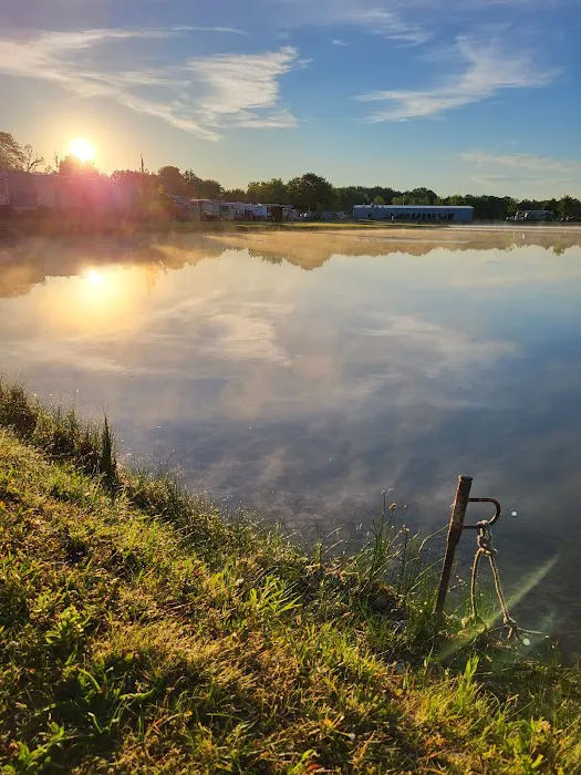 Casual Campfire RV Park Picture 5