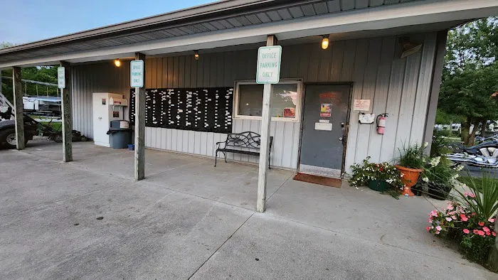 Casual Campfire RV Park Picture 1