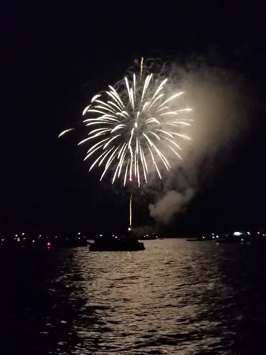 Destination Lake Life Picture 3