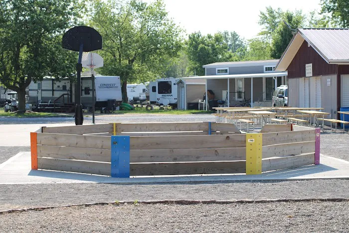 Huggy Bear Campground Picture 7