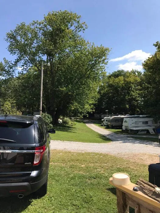 Tara Villa Campground & Marina Picture 7