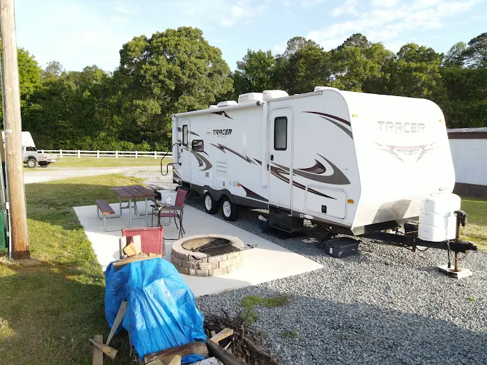 Four Oaks RV Resort Picture 5
