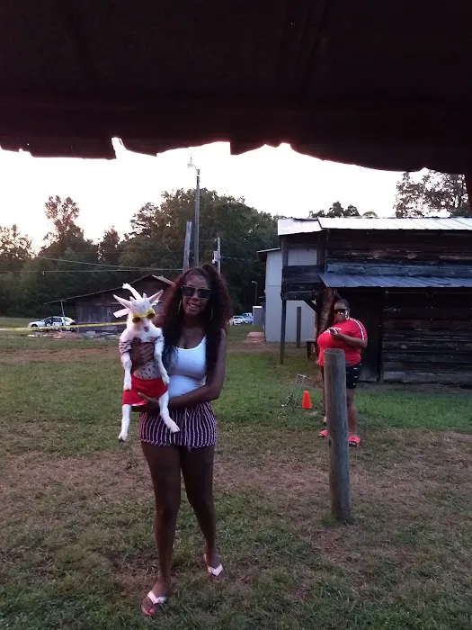 Tuckers Grove Campground Picture 9