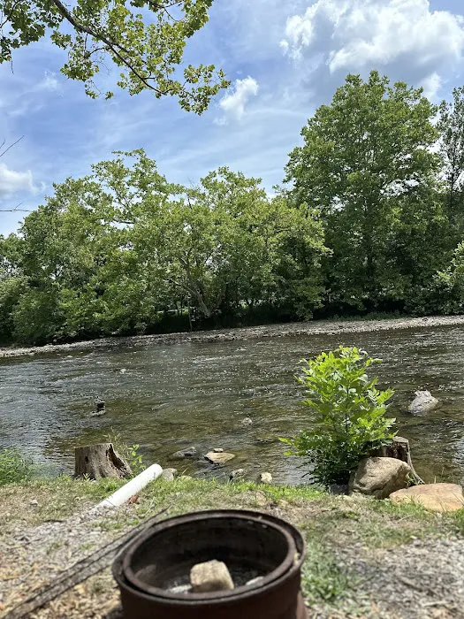 Riverside Campground Picture 8