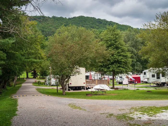 Riverside Campground Picture 2