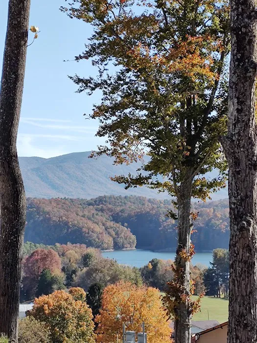 Wolf Lair Campground Picture 7