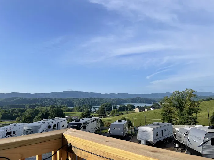 Wolf Lair Campground Picture 4