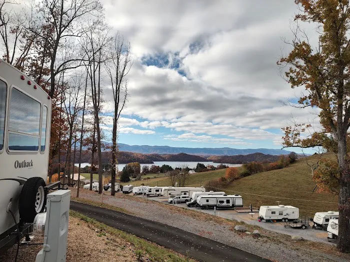 Wolf Lair Campground Picture 6