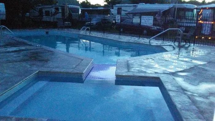 Lake Shore Campgrounds Picture 7