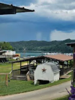 Lake Shore Campgrounds Picture 6