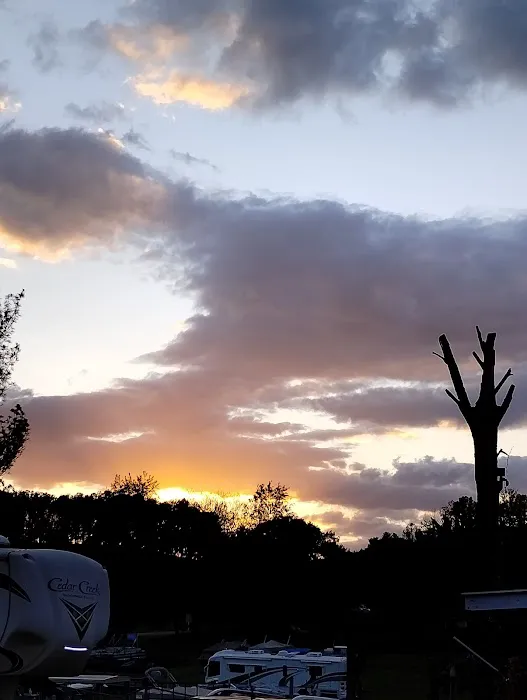 Lake Shore Campgrounds Picture 1