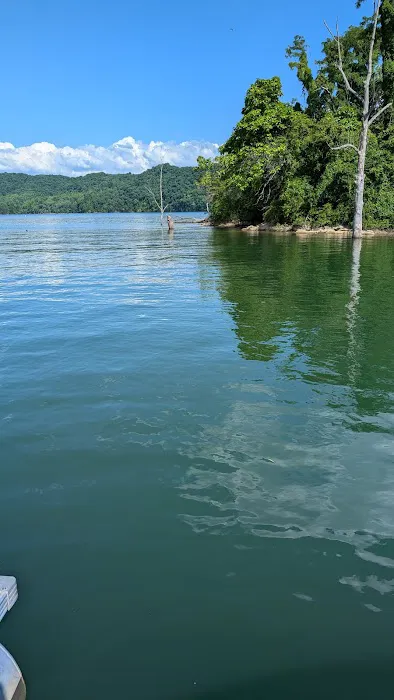 Lake Shore Campgrounds Picture 3