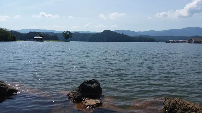 Camper's Cove Picture 5