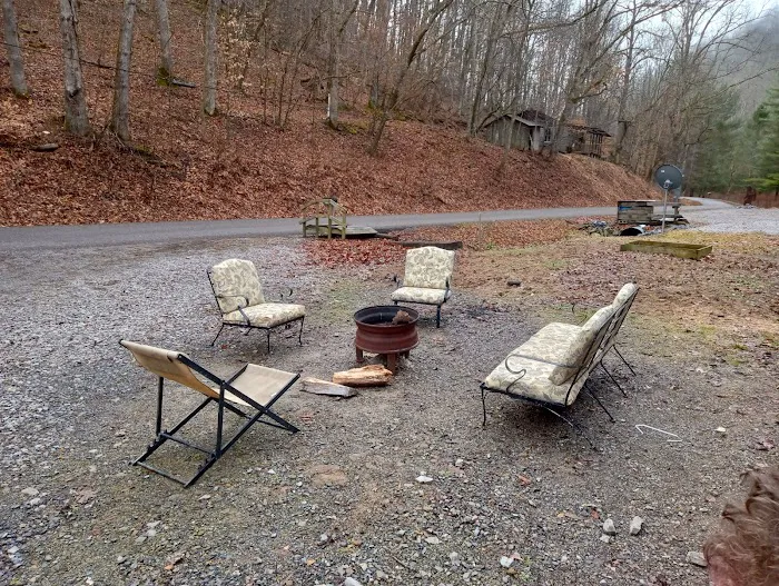 Hippie Trails Campground Picture 8