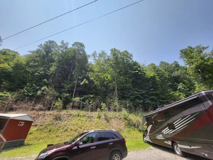 Hippie Trails Campground Picture 2