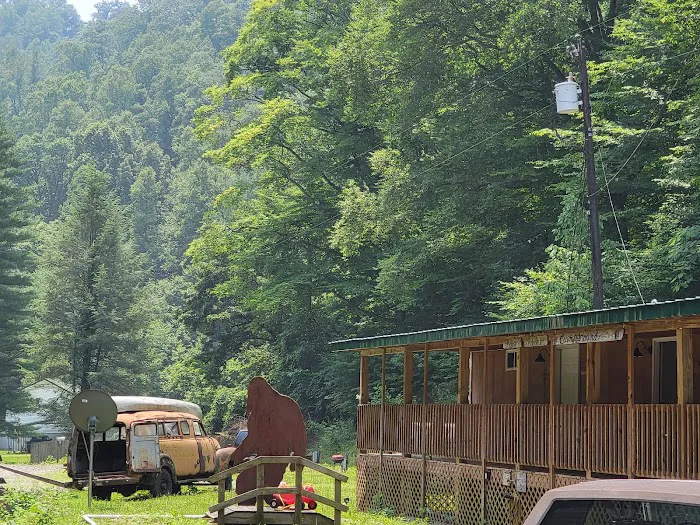 Hippie Trails Campground Picture 7