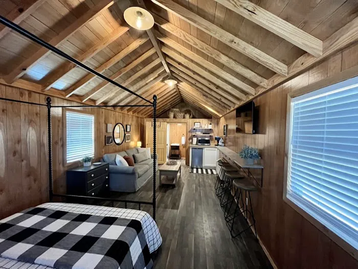 In The Pines RV & Cabin Village Picture 9