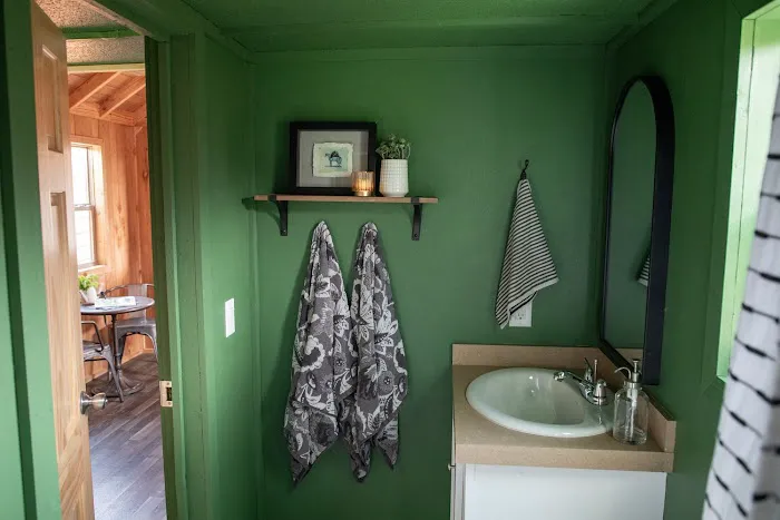 In The Pines RV & Cabin Village Picture 4