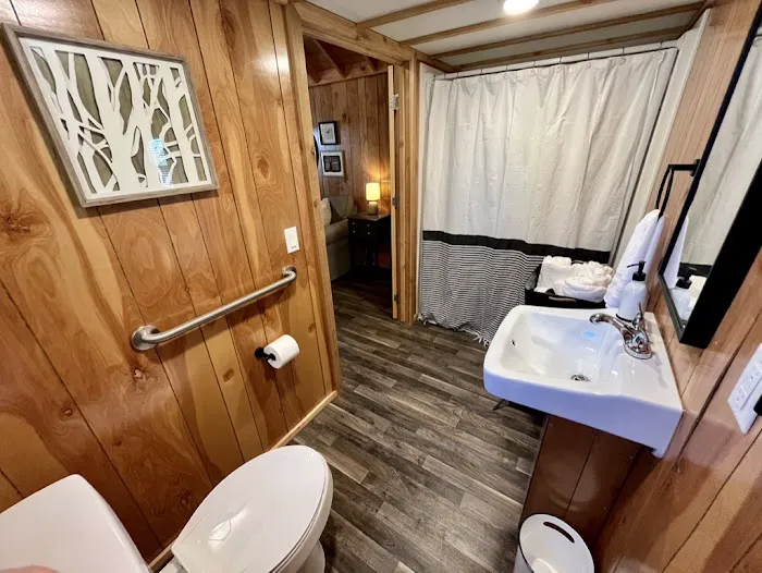 In The Pines RV & Cabin Village Picture 6