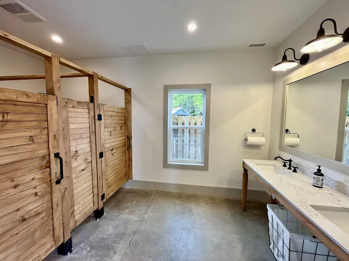 In The Pines RV & Cabin Village Picture 3