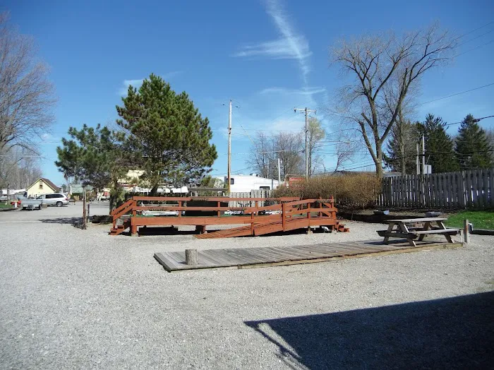 Sabo's Lake Front Camping and Resort Picture 8