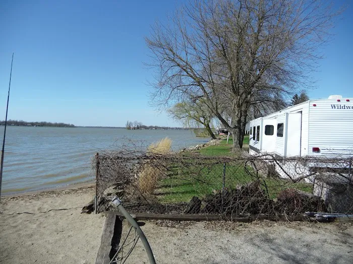 Sabo's Lake Front Camping and Resort Picture 5